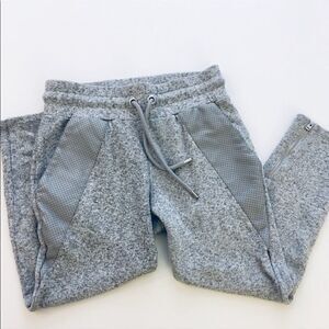 𝅺euc Lorna Jane cropped sweatpants sz xs gray